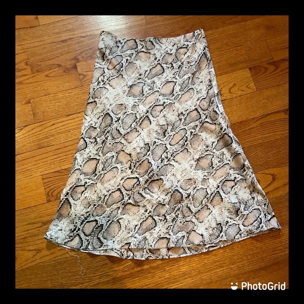 LUCY PARIS Snakeskin Print Skirt NWOT